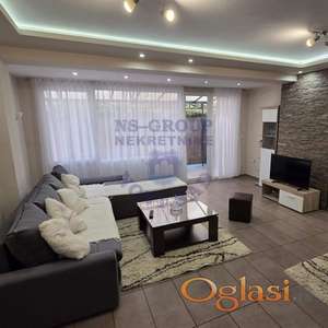Izdaje se potpuno namešten duplex stan površine 70m² na Klisi, u naselju Slana Bara.
